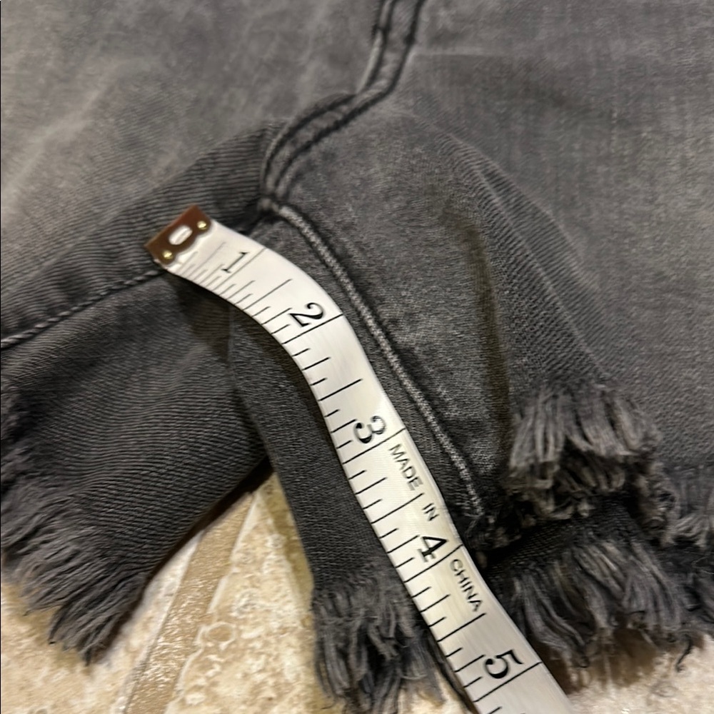 Joe's Jeans Gray Jean Shorts Casual Style​​ - Picture 4 of 7